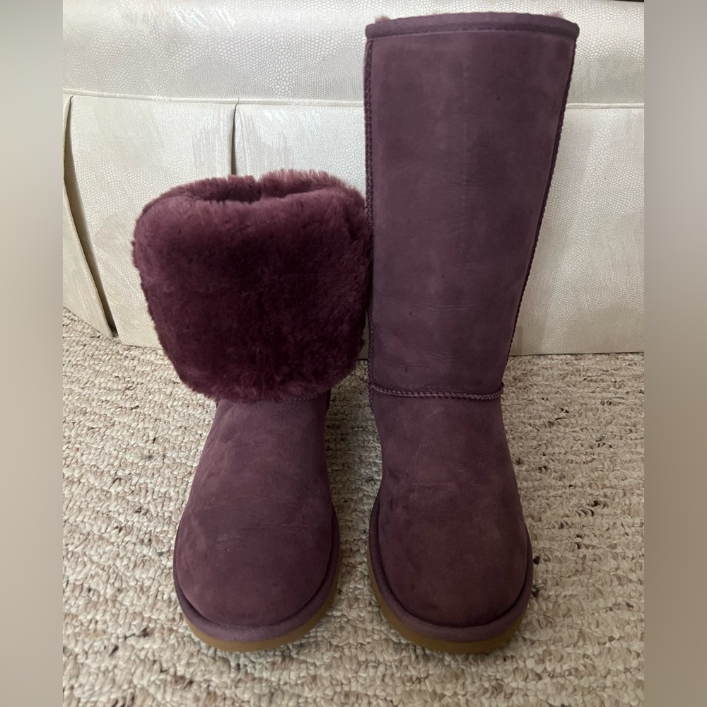 Purple UGG Boots EUC !!